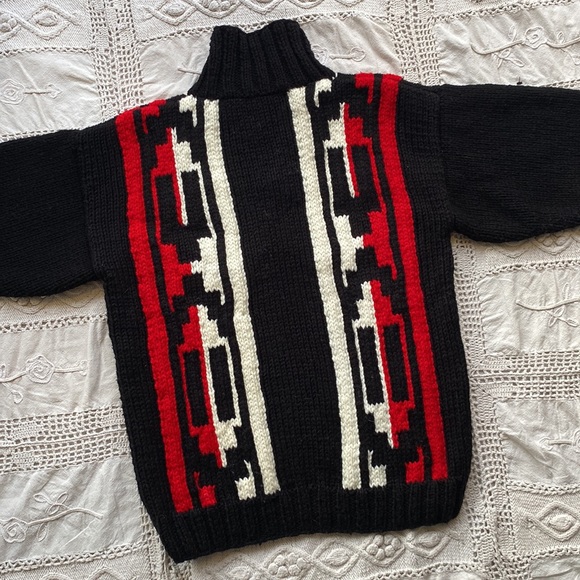 South American hand knit sweater - Picture 4 of 4